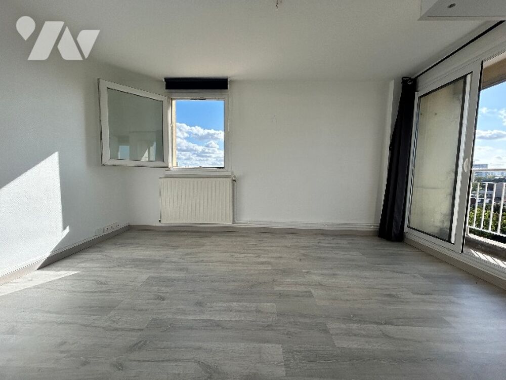 6e étage avec ascenseur, studio orienté sud de 23,01 m², avec balcon et vue dégagée. Bon état.