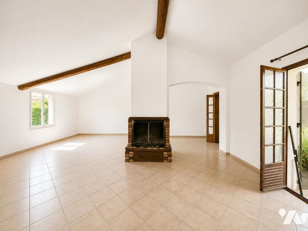 Vente Maison Maison de plain-pied avec dépendances sur un terrain de 1 048 m² Pertuis