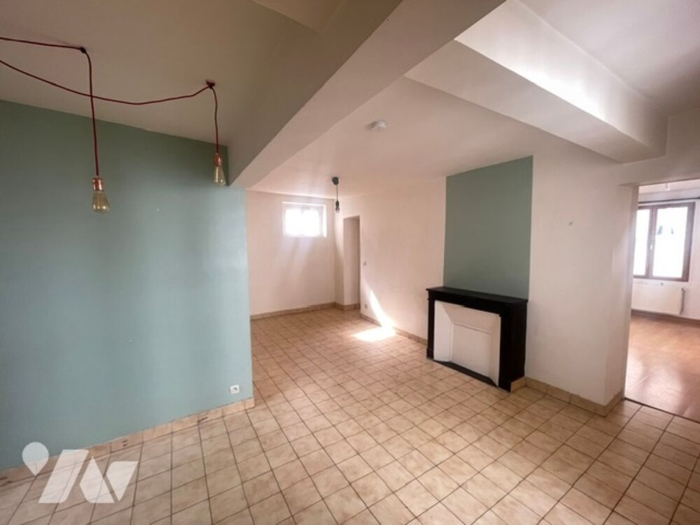 Vente Appartement Appartement à Paris 3 de 76.32m² comprenant quatre pièces dont trois chambres. Paris 3