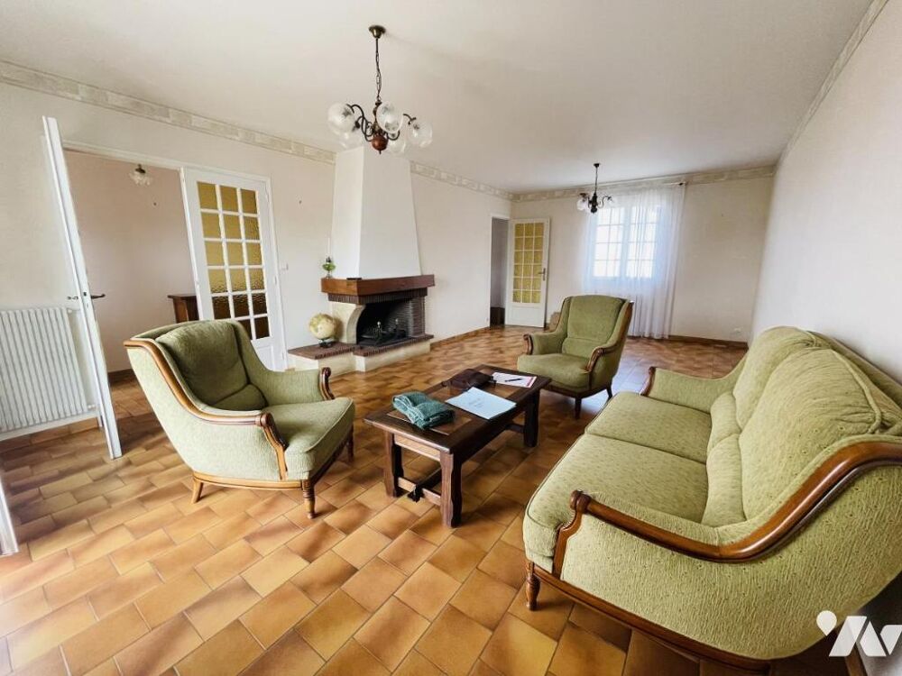 Vente Maison A LA-VILLE-AUX-DAMES, 127 avenue Jeanne d'Arc  Une maison T4 construite sur une parcelle de 505m² Ville-aux-dames