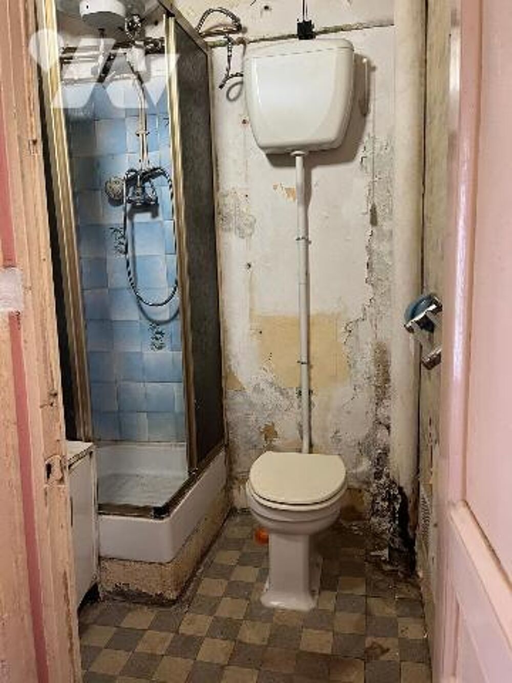 Vente Appartement Un appartement à rénover entièrement située au rez-de-chaussée à MARSEILLE (13004) Marseille 4