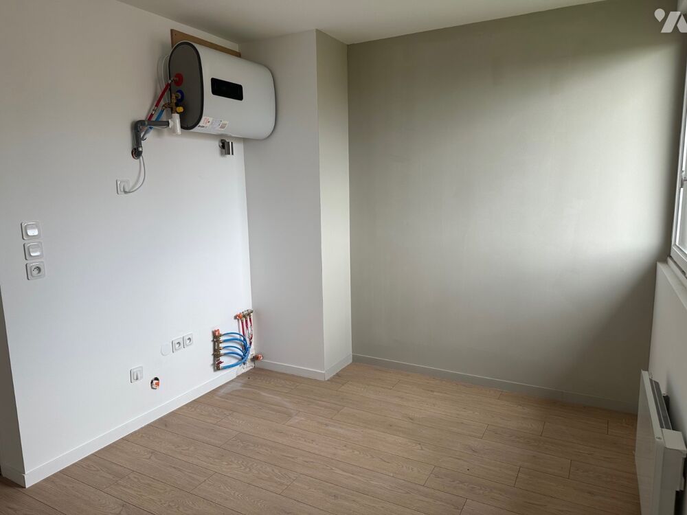 Studio d'environ 16,23 m² avec une pièce principale et une chambre.