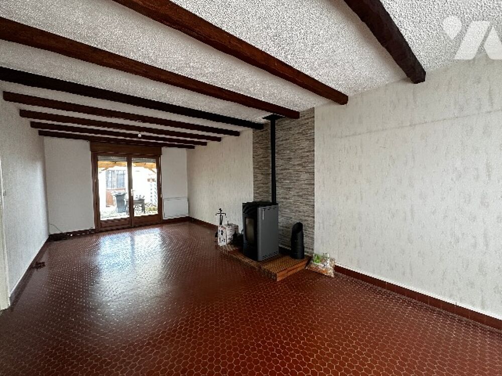 Vente Maison RDC :salon séjour, cuisine, véranda, wc.  1er :palier, 3 chambres et une salle d'eau.  Jardin Garage Coulogne