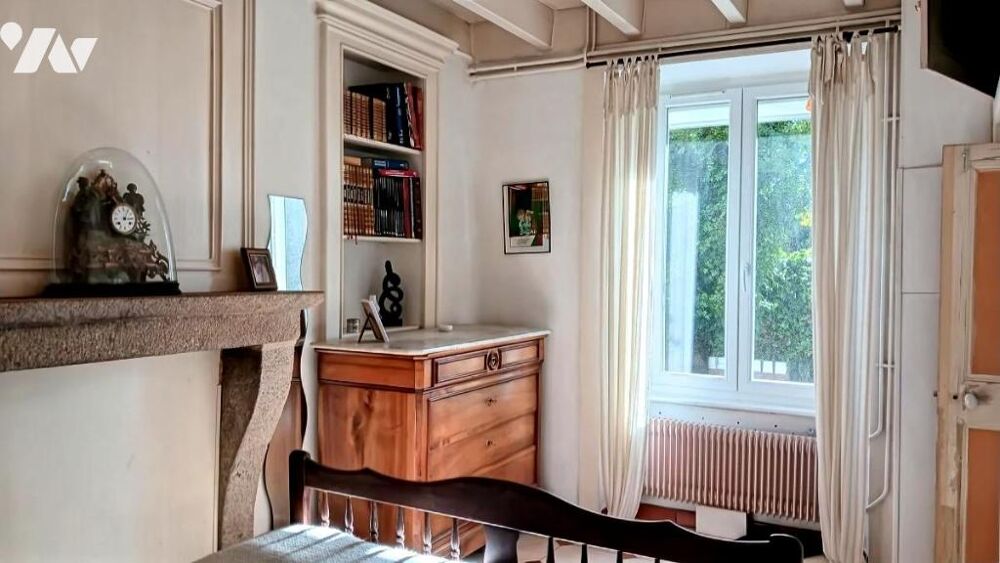 Maison en pierre à environ 2,5 km de la mer