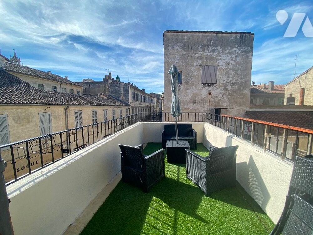 AVIGNON IM, rue J. Vernet, studio avec terrasse