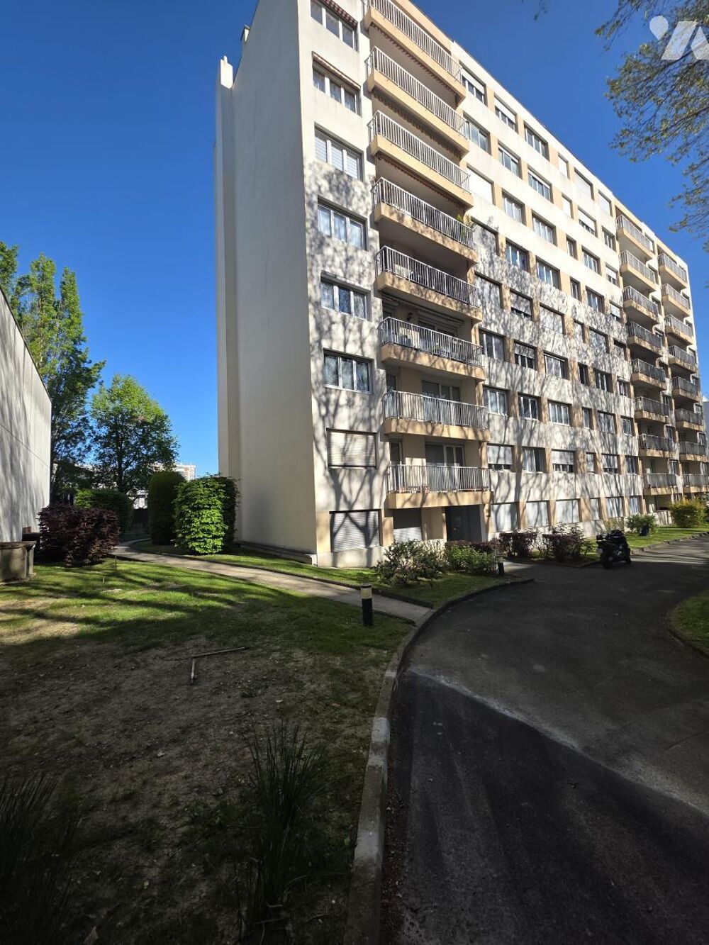Malakoff - centre ville - 3 pièces rénové en 2019 lumineux et optimisé avec cave