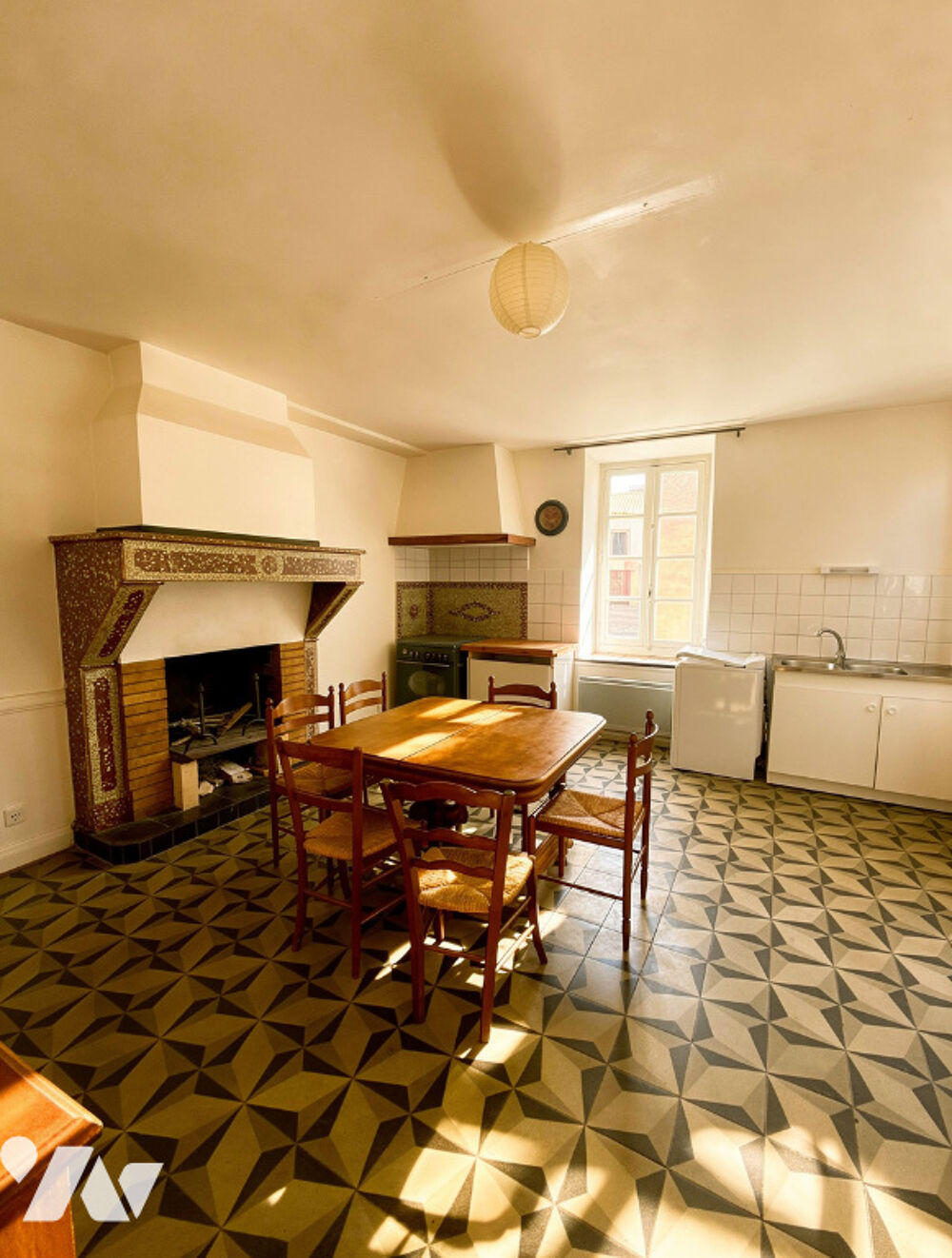 Maison à Saint-Couat-d'Aude de 148.37 m² avec terrasse comprenant sept pièces dont quatre chambres.