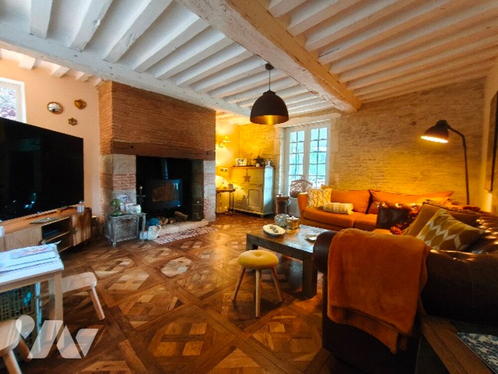 A Sainte Marie aux Anglais,maison principale d'environ 142 m² avec 3 chambres