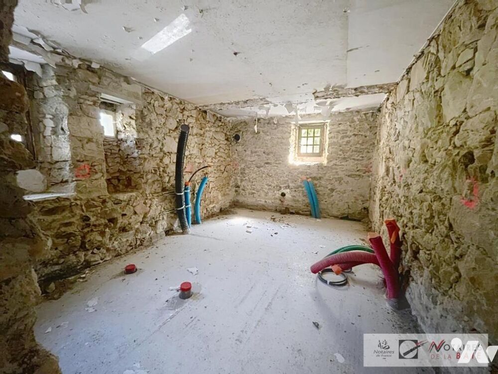 Manoir de caractère à réhabiliter  Un emplacement avec vue mer, à proximité de lArcouest.