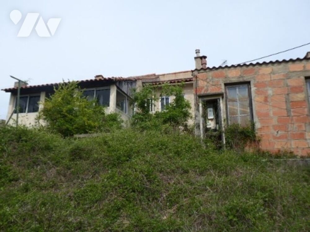 Vente Maison une maison individuelle a rénover de plain-pied, complétée par plusieurs annexes et garage. Montagnac-montpezat