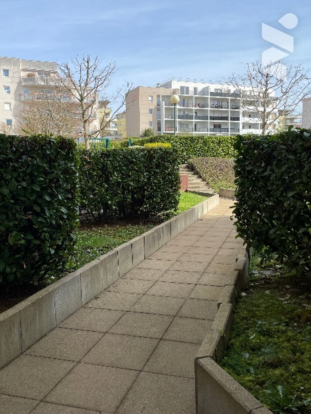 Vente Appartement BESANCON TREPILLOT - T4 en RDJ - Rsidence scurise avec piscine Besanon