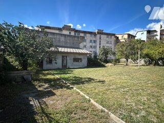 Vente Maison Maison + dépendances à rénover – Fort potentiel en centre-ville – Terrain entièrement constructible Briançon