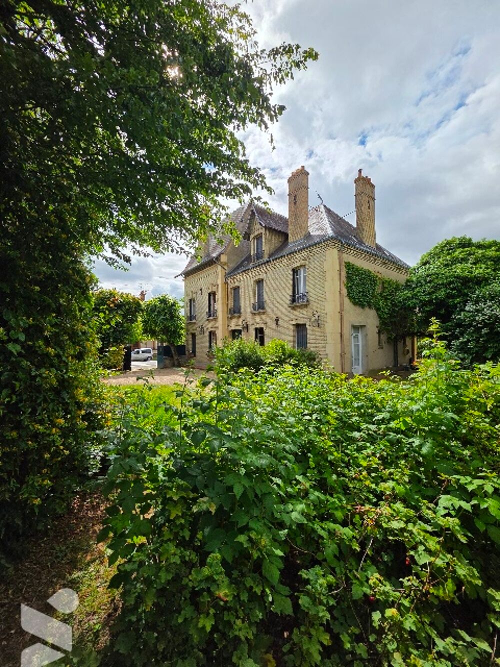Verneuil sur Havre D'Iton - Maison Bourgeoise centre ville (11 pièces) sur parcelle de 1075 M2