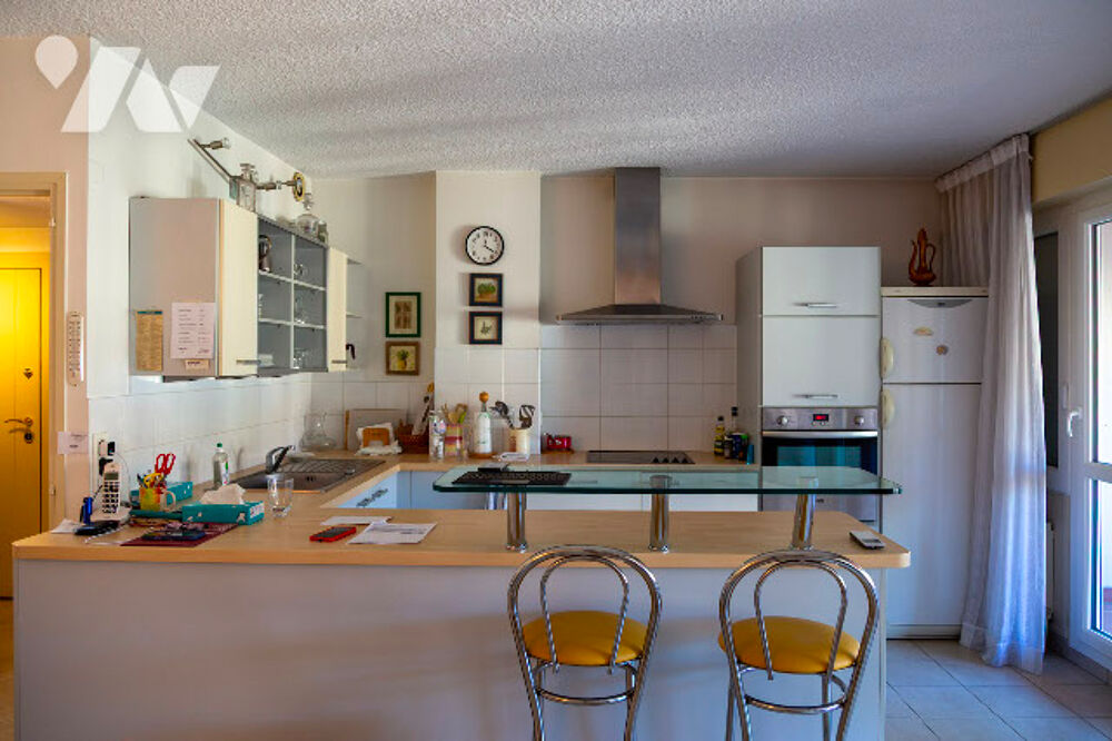 Vente Appartement Bel appt rénové traversant salon/salle à manger/cuisine lumineux grde terrasse 3 chambres sur balcon Aix-en-provence