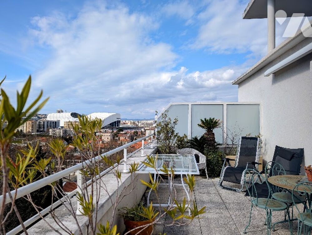 Vente Appartement Duplex de 98 m² avec 2 terrasses de 36 m² et 1 garage double. Marseille 9