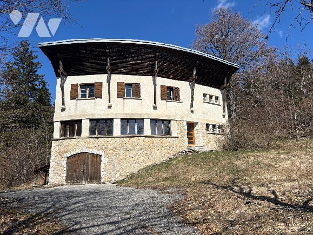 Vente Maison Bouvante rare superbe chalet de 126 m2 habitables sur un terrain de 3 029 m2, entièrement à rénover. Bouvante