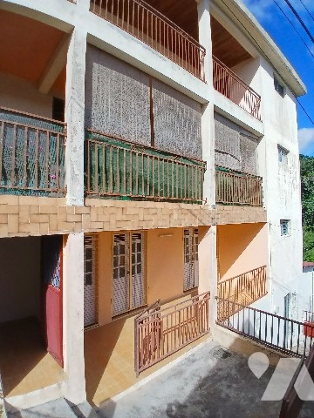 Vente Immeuble A vendre à Tivoli Post Colon(Martinique), un immeuble de 5 appartements. Surface habitable: 357,23m² Fort-de-france