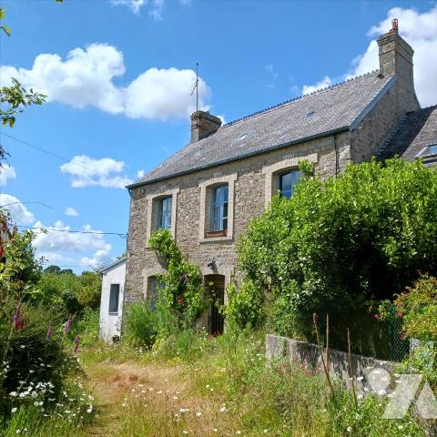   En campagne, � 6 km de Quettehou, maison � r�nover. Maison - 4 pi�ce(s) - 103 m�