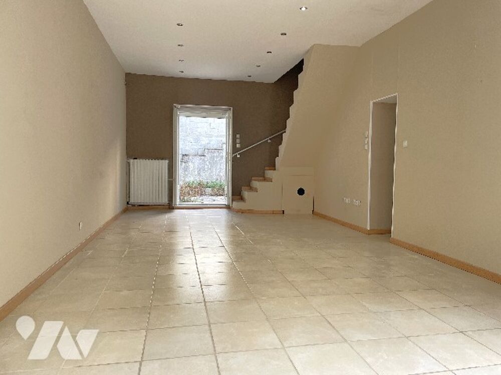 Vente Maison Maison de ville 2 chambres avec deux cours dans une rue calme Arles