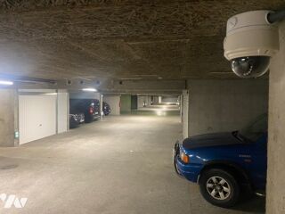 Vente Parking/Garage Box fermé, situé en sous-sol de locaux d'entreprises, au 13 rue Émile Decorps, 69100 Villeurbanne. Villeurbanne