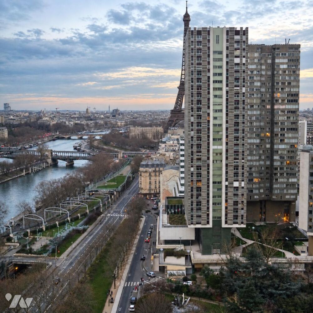 Vente Appartement Appartement de 48.1m² triples balcons/expositions, une chambre , une cuisine + box. Tour Totem 75015 Paris 15