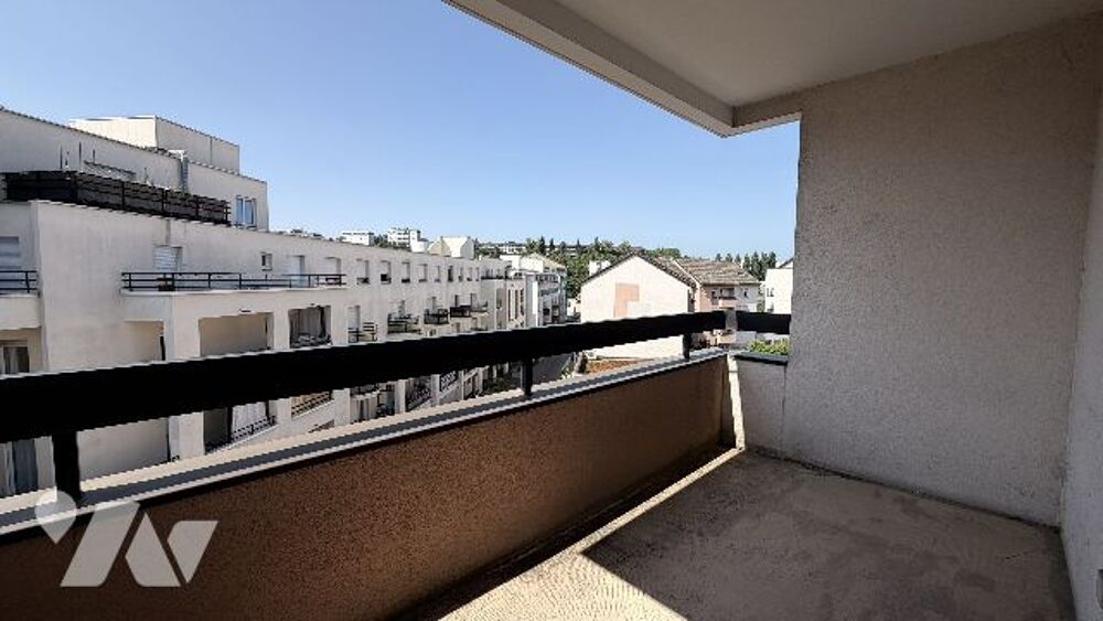 Appartement T3  70m²  4ème étage Double balcon - Garage - Cave