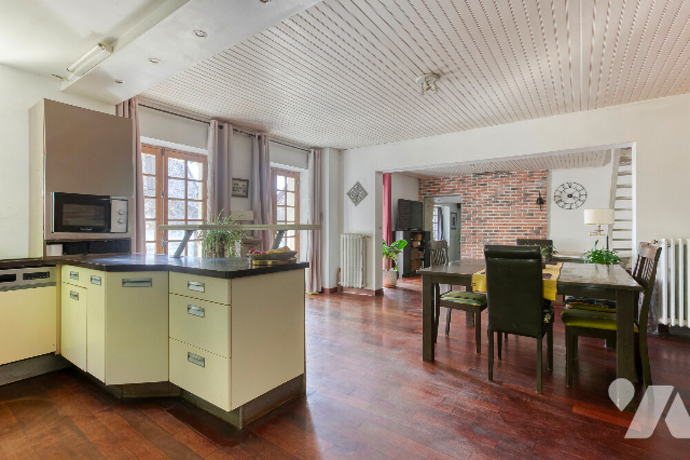 Vente Maison Propriété de caractère avec 2 maisons accolées, 216 m² et terrain de 1 500 m² à Juziers. Juziers