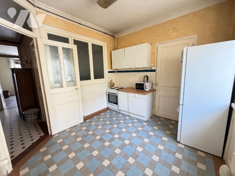 Vente Appartement Appartement traversant avec possibilité de 3 chambres, situé 9 rue Lieutenant Chanaron à GRENOBLE. Grenoble