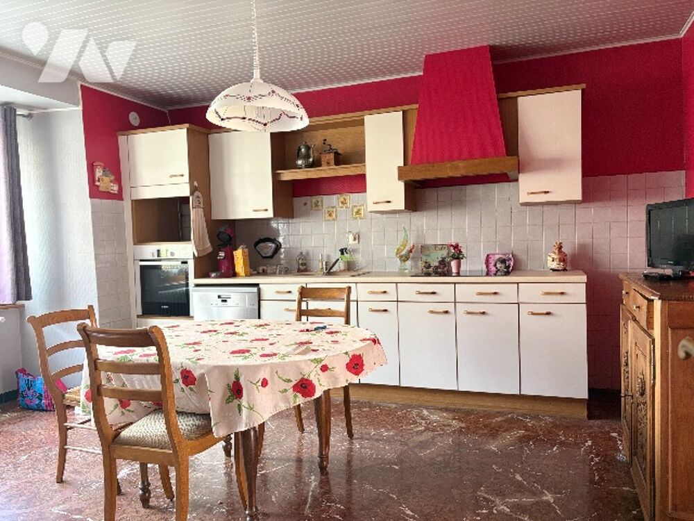 GEX - QUARTIER PERDTEMPS - Maison de ville - SH 120 m² - Garage, cave.