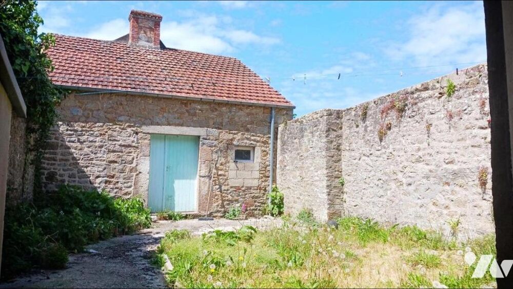 Vente Maison Maison de ville proche de tous commerces.  Travaux de rénovation à prévoir. Saint-pierre-Église