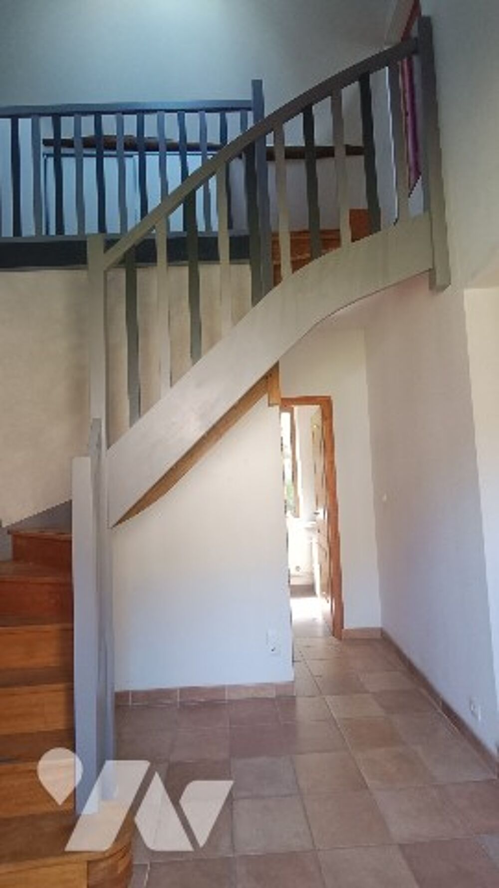 À 15 mn de la gare de Montereau, maison en pierre de 4 pièces, 94 m² habitable sur 373 m² de jardin.