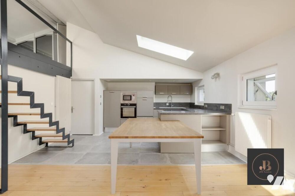 Appartement de caractère 6 pièces dernier étage