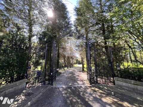   Demeure de caract�re avec parc arbor� � volumes rares � proche centre-ville Maison - 8 pi�ce(s) - 328 m�