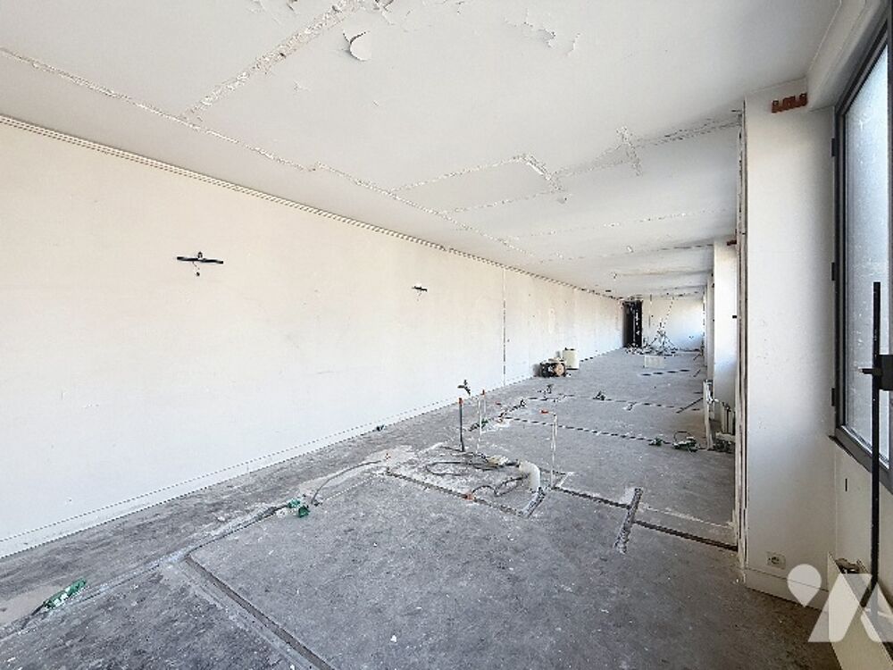 Vente Appartement L'Etude COQUEUX & CHARPENTIER propose à la vente un plateau brut de 158 m² à aménager. Paris 11