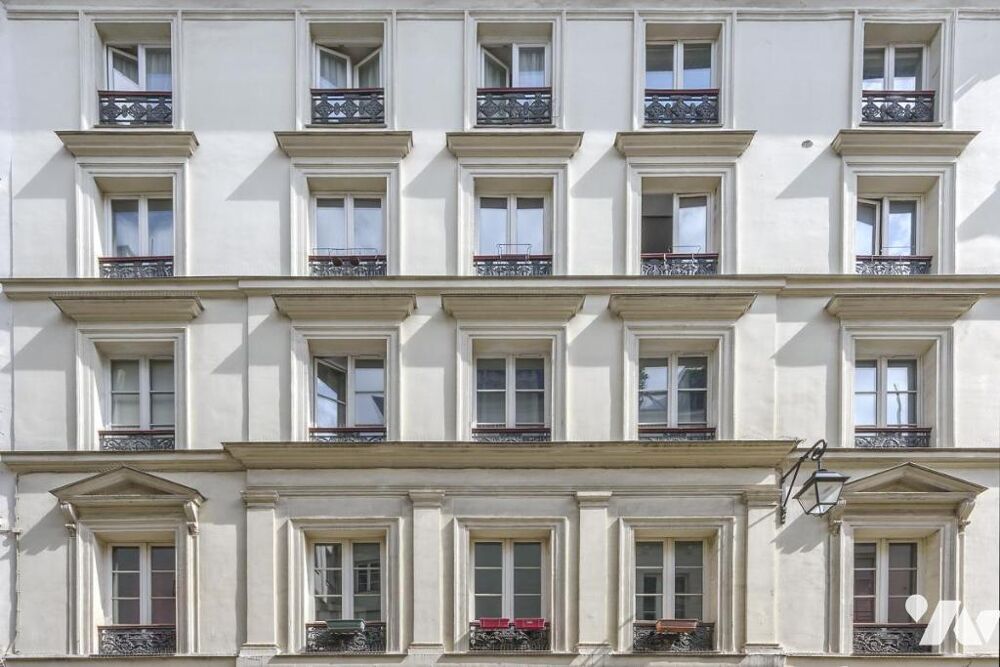 Vente Appartement Cet appartement de 4 pièces, comprenant trois chambres, une salle de bains et un WC indépendant. Paris 3