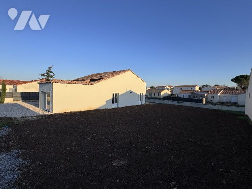 79410 ECHIRE - VILLA RECENTE DE 200m² sur terrain de 926m² (divisible).