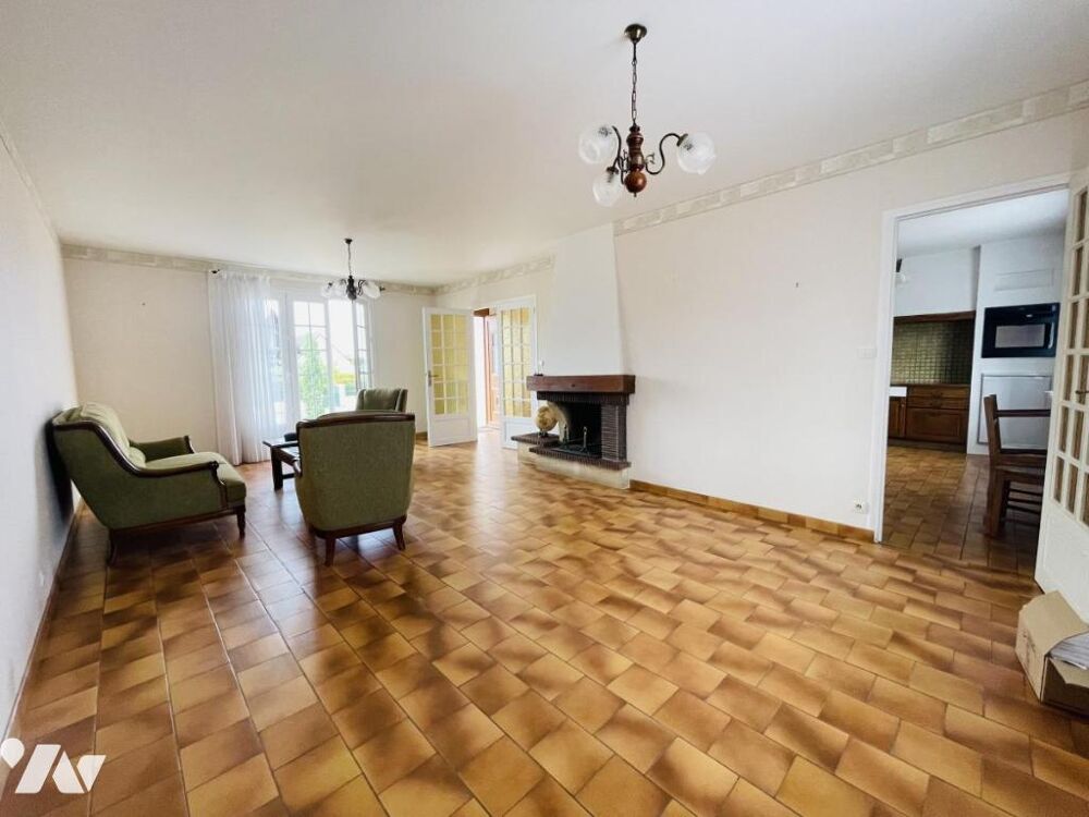 Vente Maison A LA-VILLE-AUX-DAMES, 127 avenue Jeanne d'Arc  Une maison T4 construite sur une parcelle de 505m² Ville-aux-dames
