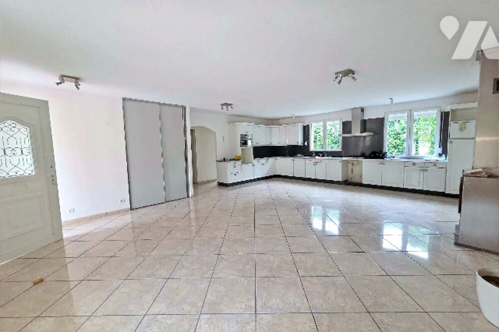Maison 6 pièces 124 m² · à Sainte-Feyre · 124 m² · 120 000 €