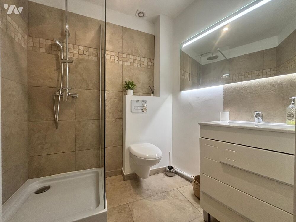 Vente Maison Maison à Hyères de 72 m² comprenant trois pièces dont deux chambres. Hyères