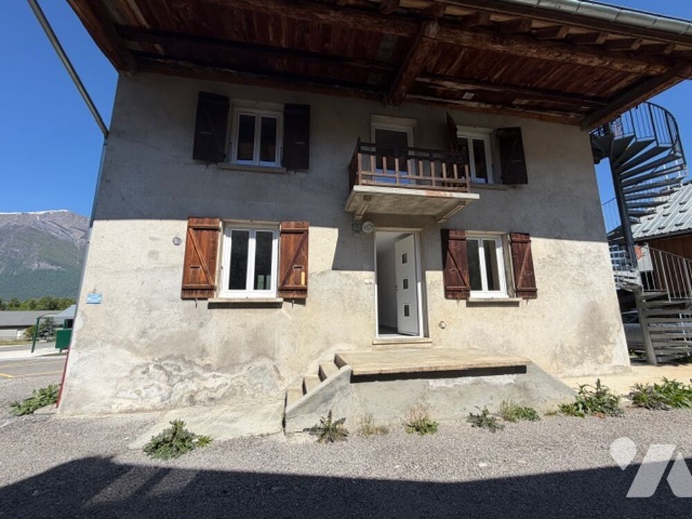 Vente Appartement Duplex de 4 pièces + cuisine de 98 m² avec cave, accès indépendant, jardin et stationnement. Sainte-hélène-sur-isère