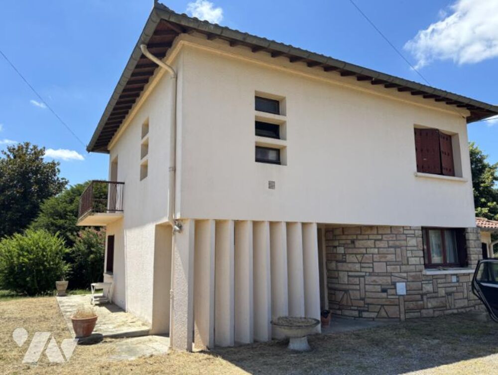 Vente Maison Maison de village avec terrains attenants. Située à Saint-Martory (31360), au 210 rue de la Loubère. Saint-martory