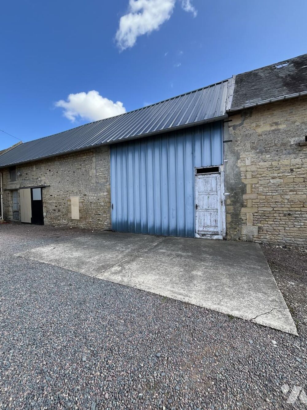 Location Parking/Garage A LOUER GRAND GARAGE SECQUEVILLE EN BESSIN Rots