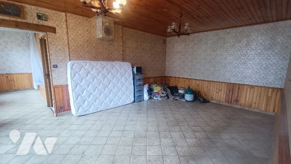 Vente Maison À Lorrez-le-Bocage,  maison de 154 m², 6 PP,  + grenier et dépendances.  Idéal investisseur Lorrez-le-bocage-préaux