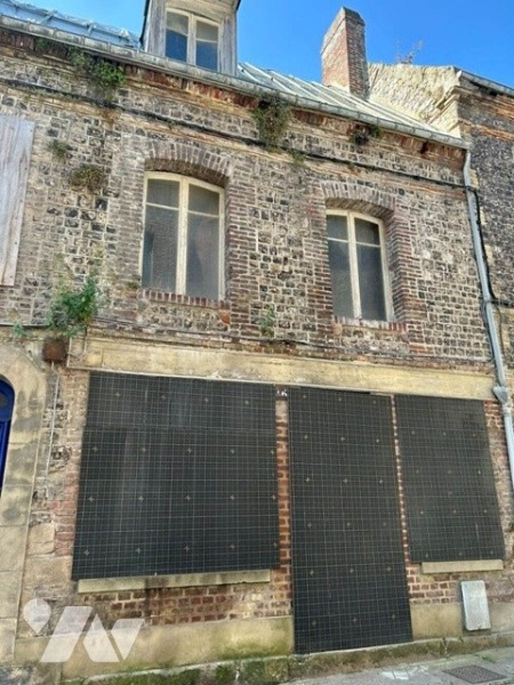 Maison de ville à rénover entièrement.