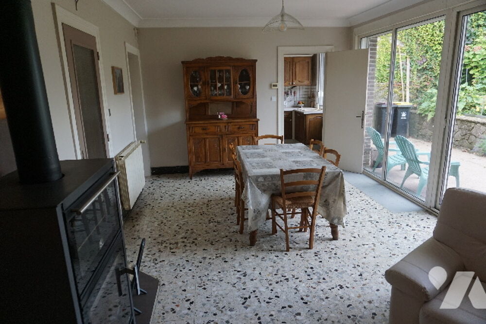 Maison individuelle d'environ 150m² habitables bâtie sur une parcelle de 513m².