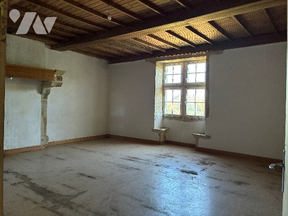 Vente Maison A RENOVER ENTIEREMENT Maison en pierre avec de belles prestations anciennes Roaillan