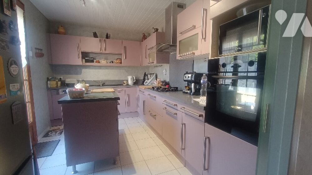 Vente Maison Noisy-Rudignon, pavillon de 4 pièces, en excellent état, 15 mn de la de Montereau, 535 m² de jardin. Noisy-rudignon