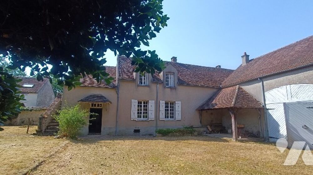 Lorrez-le-Bocage, maison à rénover de 91 m² 4 pièces, grange de 50 m² + pièce de 27 m² + jardin.