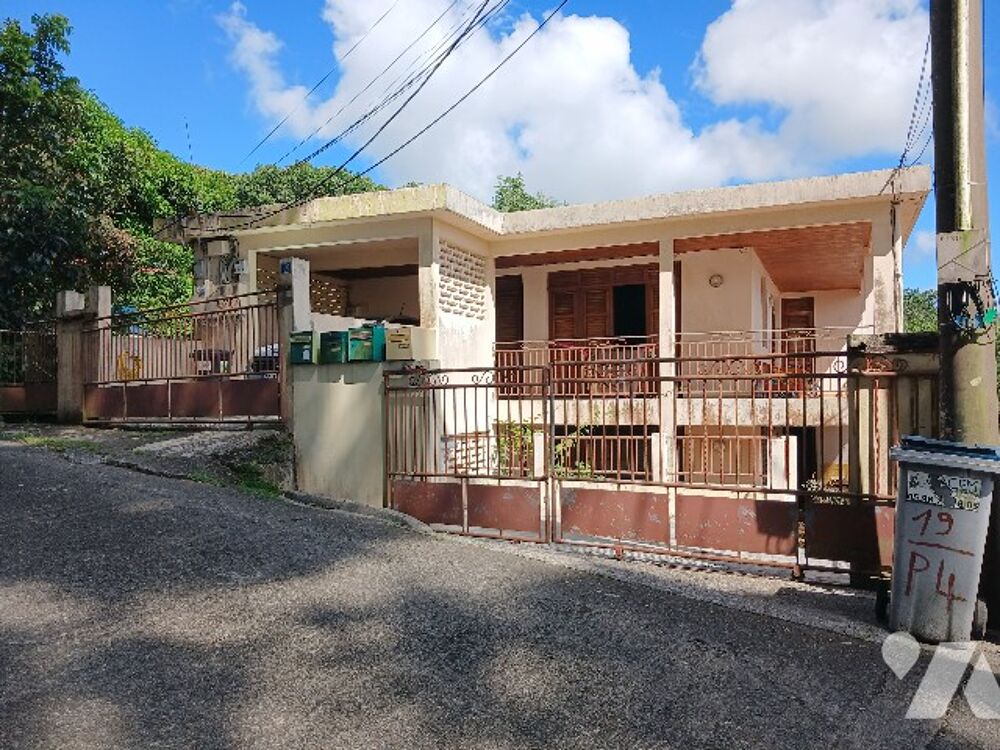 Vente Immeuble A vendre à Tivoli Post Colon(Martinique), un immeuble de 5 appartements. Surface habitable: 357,23m² Fort-de-france