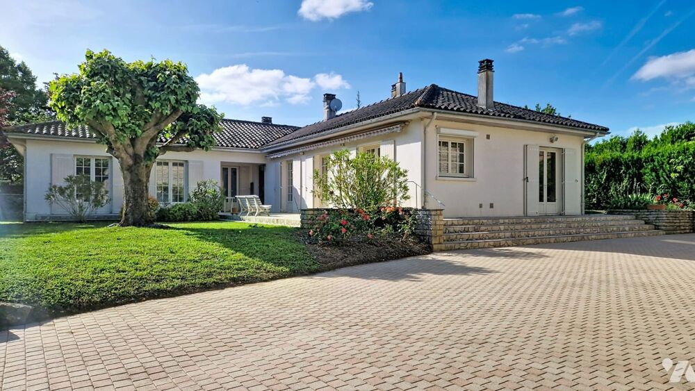 Maison 9 pièces 161 m² · à Prahecq · 161 m² · 250 900 €